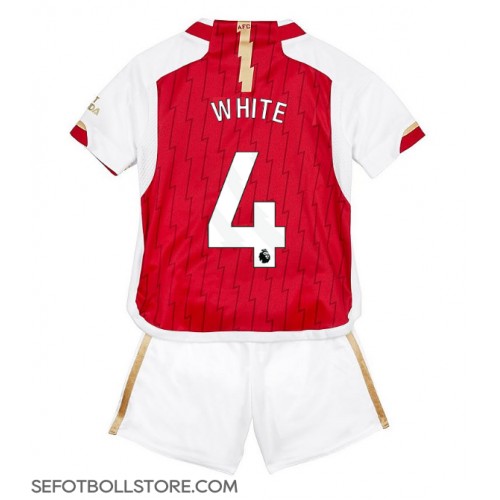 Arsenal Benjamin White #4 Replika babykläder Hemmaställ Barn 2023-24 Kortärmad (+ korta byxor)